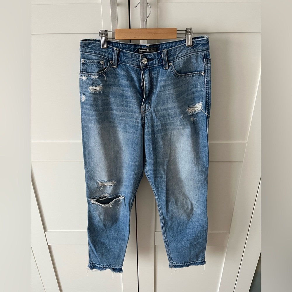 Abercrombie & Fitch Jeans with holes sz 28